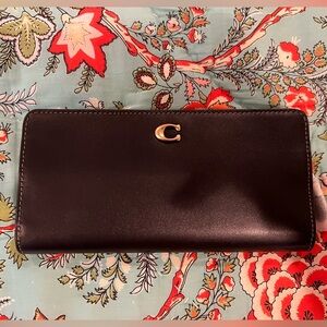 NWT Coach Smooth leather skinny wallet.